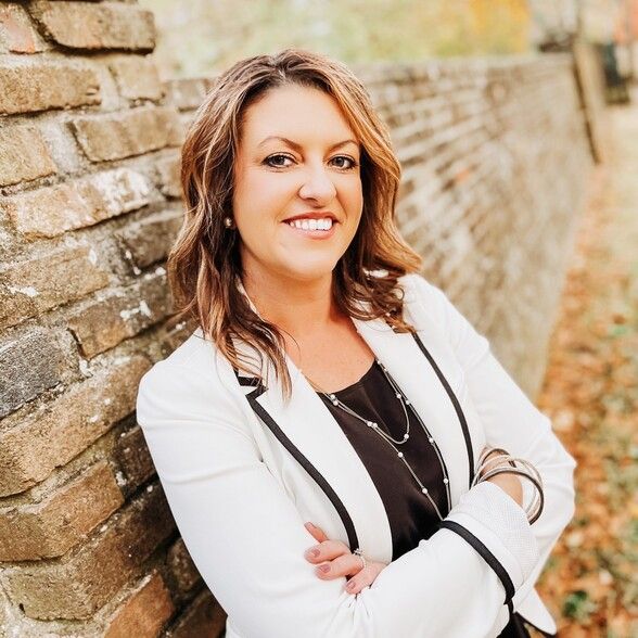 Land Listing Agent Photo