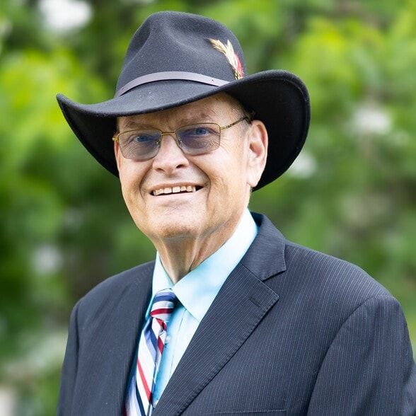 Land Listing Agent Photo