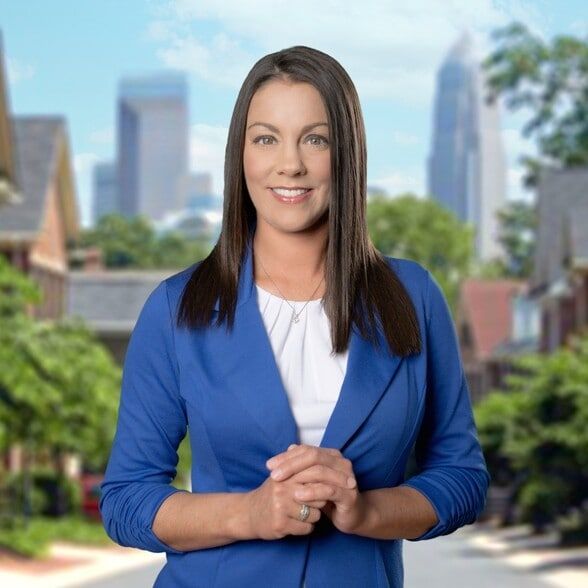 Land Listing Agent Photo