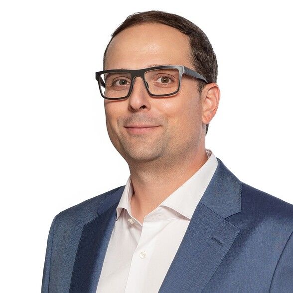 Land Listing Agent Photo