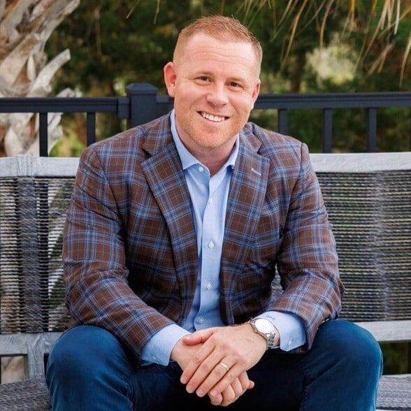 Land Listing Agent Photo