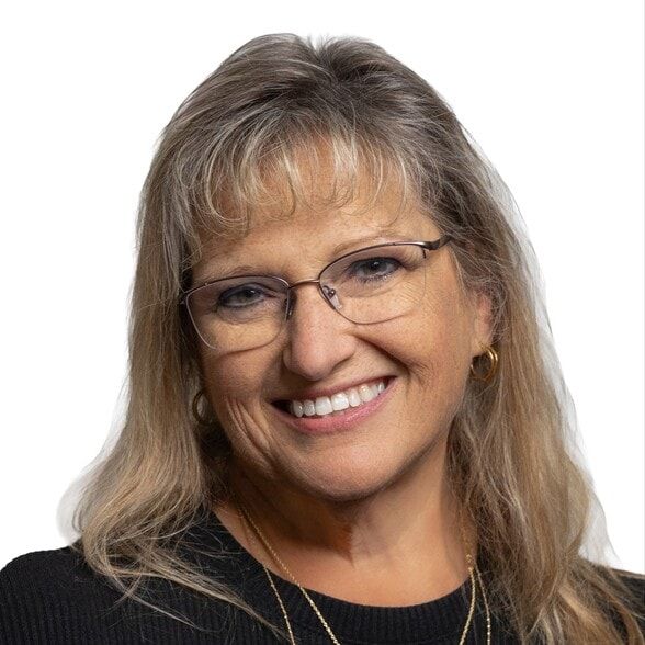 Land Listing Agent Photo