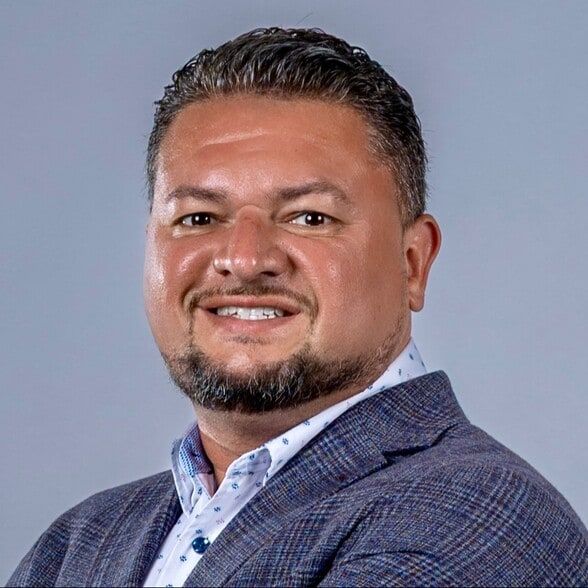 Land Listing Agent Photo