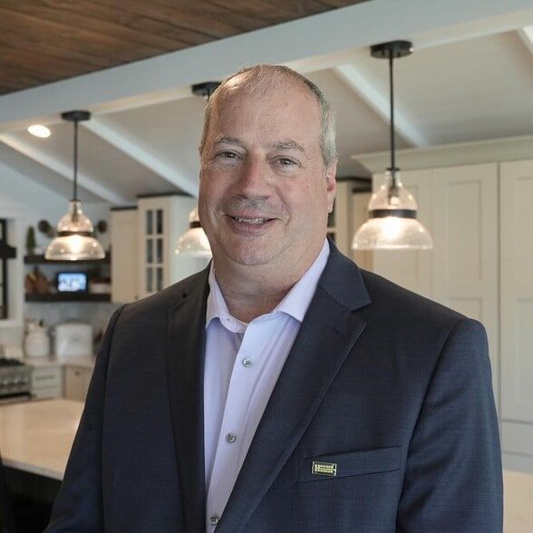 Land Listing Agent Photo