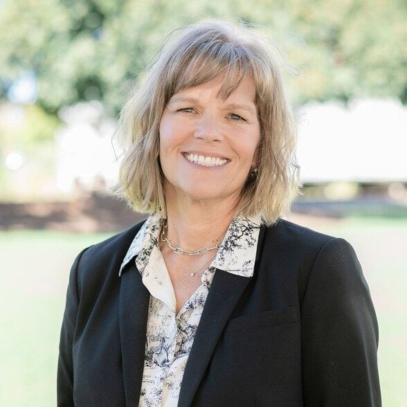 Land Listing Agent Photo