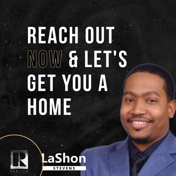 Land Listing Agent Photo