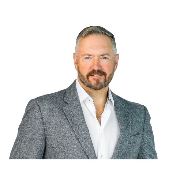 Land Listing Agent Photo