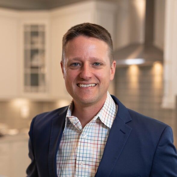 Land Listing Agent Photo