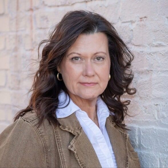 Land Listing Agent Photo