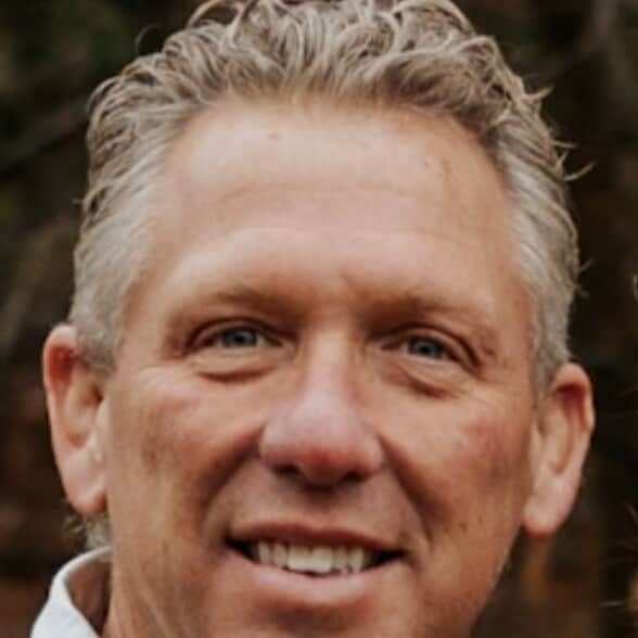 Land Listing Agent Photo