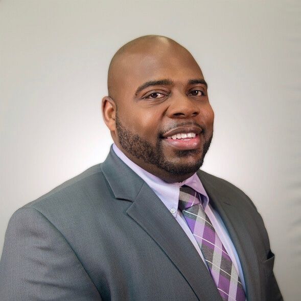 Land Listing Agent Photo