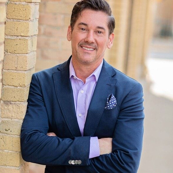 Land Listing Agent Photo