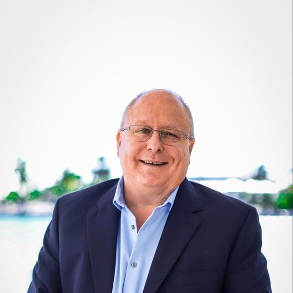 Land Listing Agent Photo