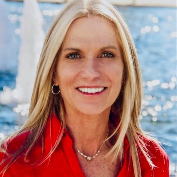 Land Listing Agent Photo