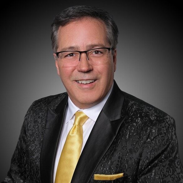 Land Listing Agent Photo