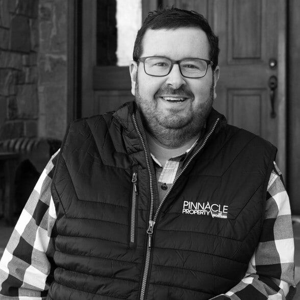 Land Listing Agent Photo