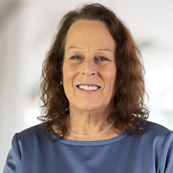 Land Listing Agent Photo