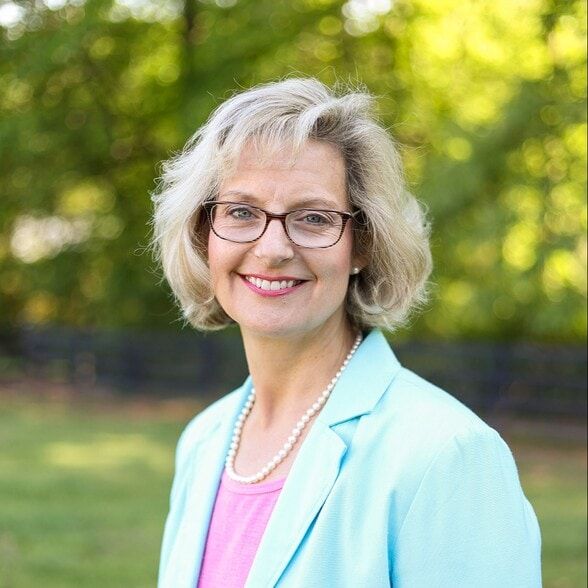 Land Listing Agent Photo