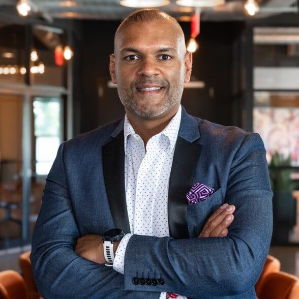 Land Listing Agent Photo