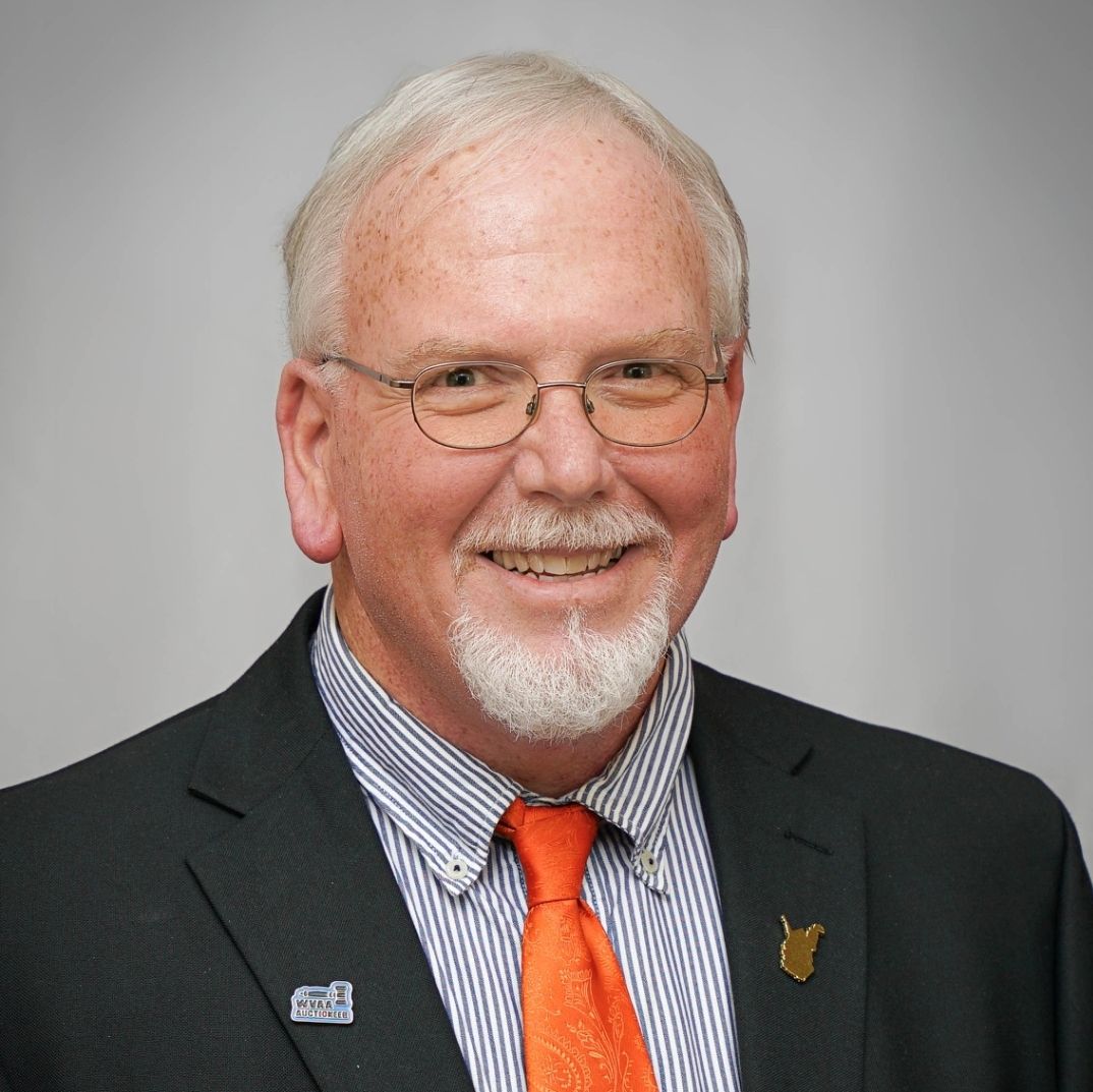 Land Listing Agent Photo