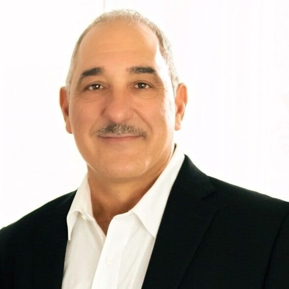 Land Listing Agent Photo