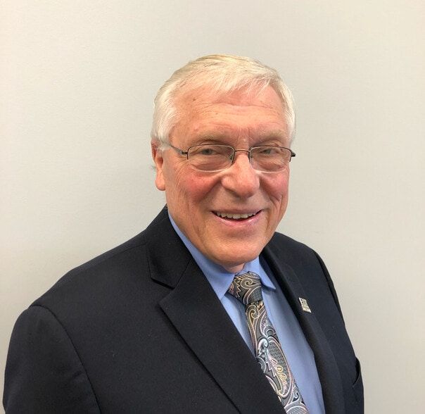 Land Listing Agent Photo