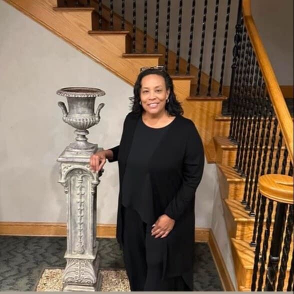 Land Listing Agent Photo