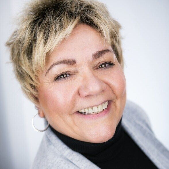 Land Listing Agent Photo