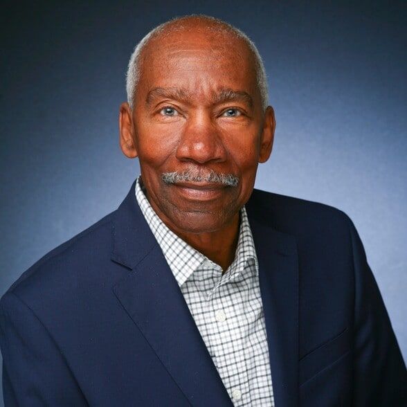 Land Listing Agent Photo