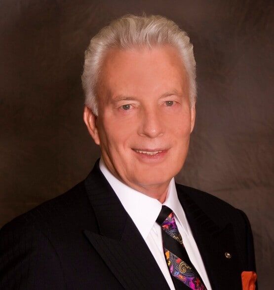 Land Listing Agent Photo