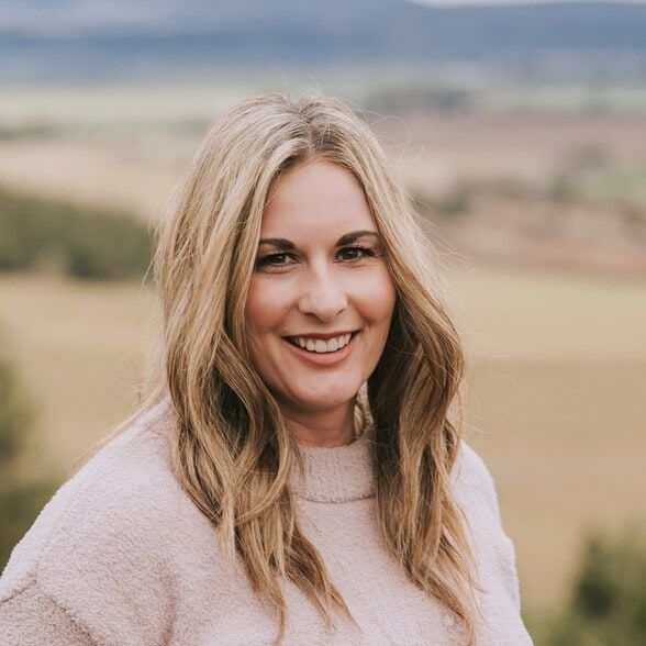 Land Listing Agent Photo