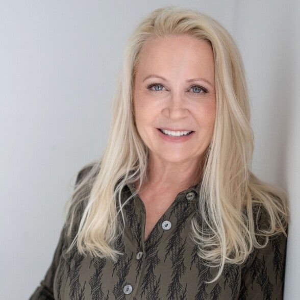 Land Listing Agent Photo