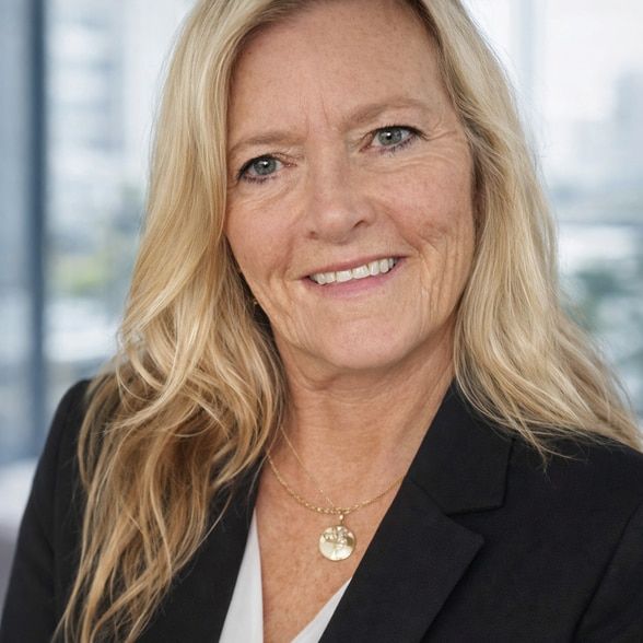 Land Listing Agent Photo