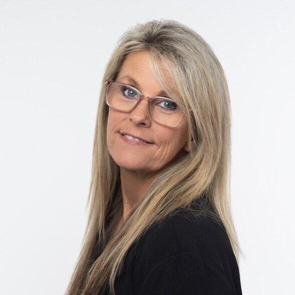 Land Listing Agent Photo