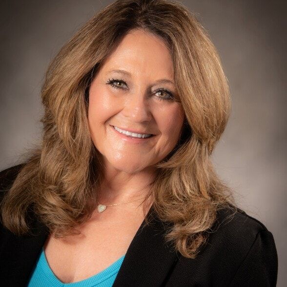 Land Listing Agent Photo