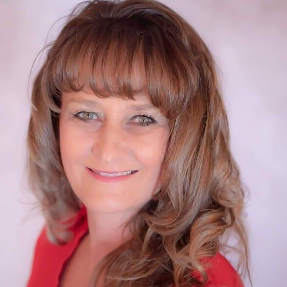 Land Listing Agent Photo