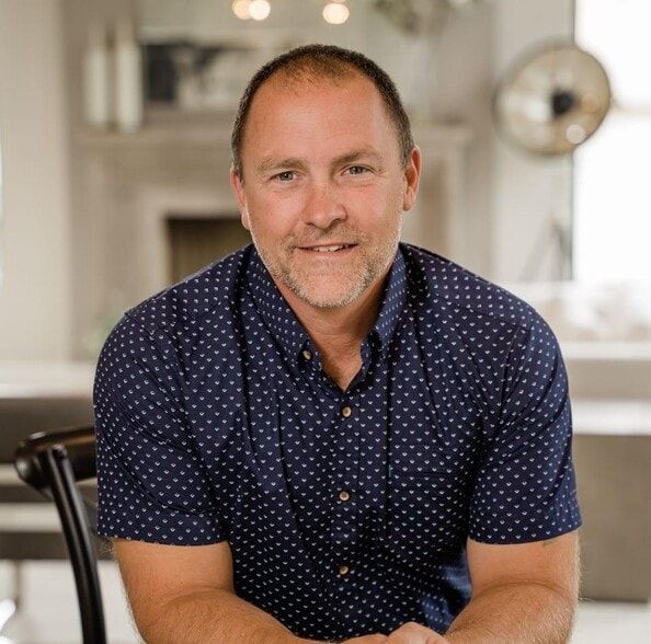 Land Listing Agent Photo