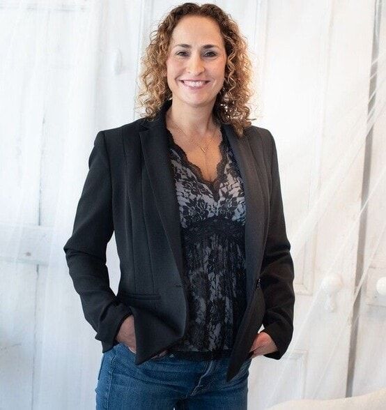 Land Listing Agent Photo