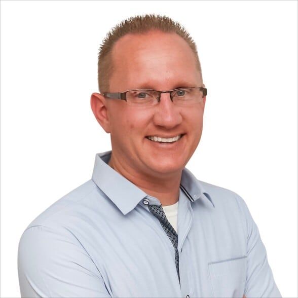 Land Listing Agent Photo