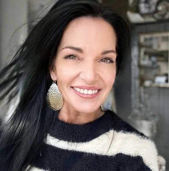 Land Listing Agent Photo