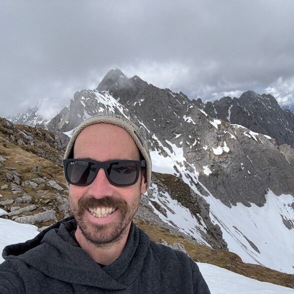 Land Listing Agent Photo