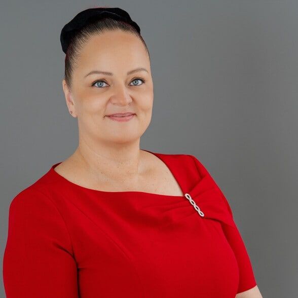 Land Listing Agent Photo