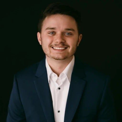 Land Listing Agent Photo