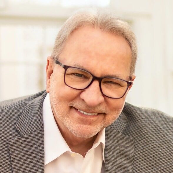 Land Listing Agent Photo