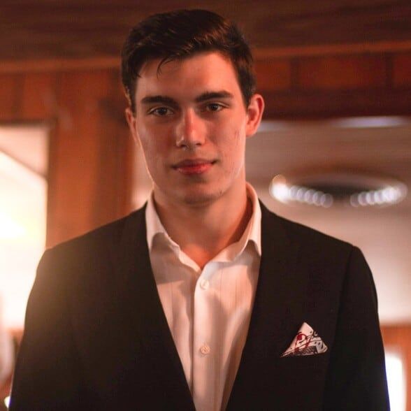 Land Listing Agent Photo