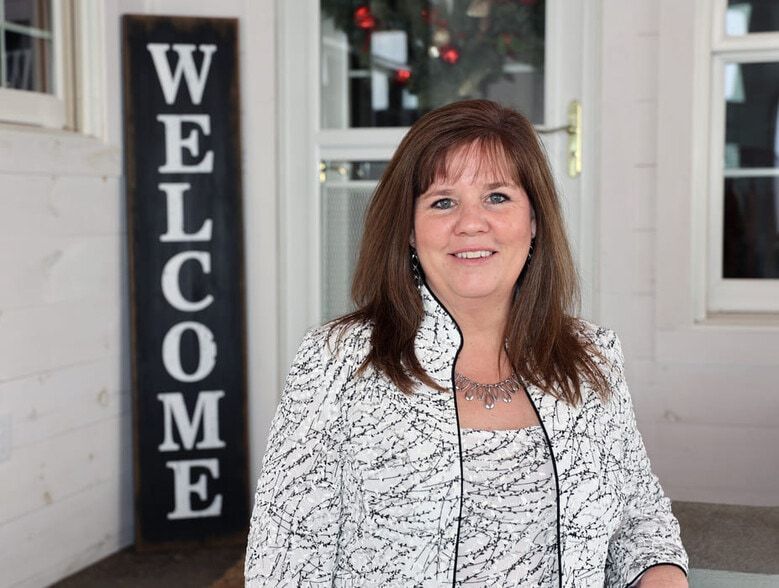 Land Listing Agent Photo