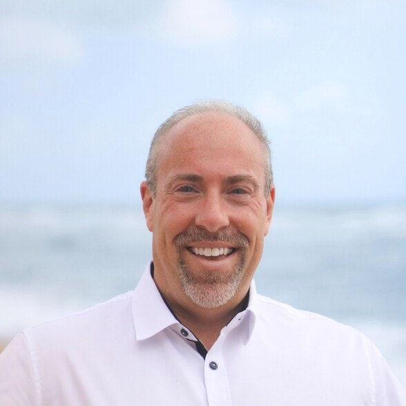 Land Listing Agent Photo