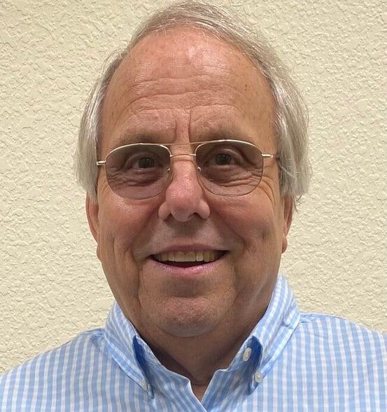 Land Listing Agent Photo