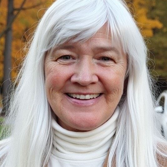 Land Listing Agent Photo