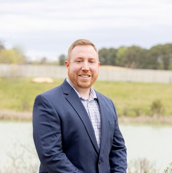 Land Listing Agent Photo